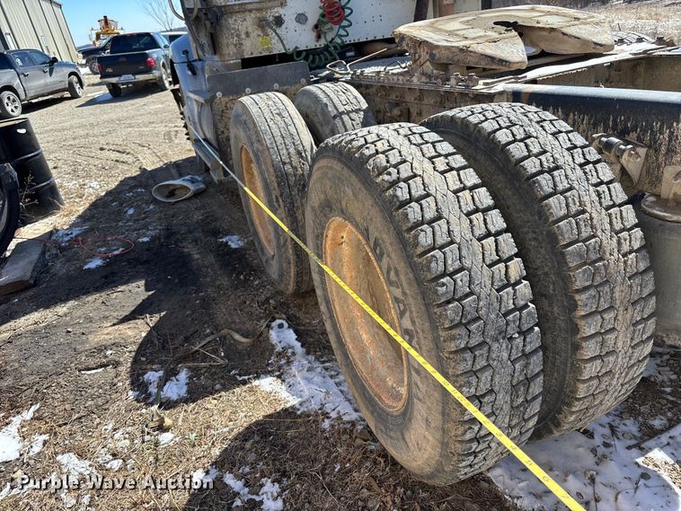 image for item FB3590 2006 International 9200i semi truck