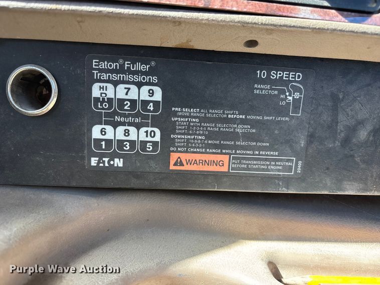 image for item FB3590 2006 International 9200i semi truck