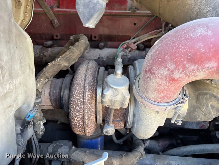 image for item FB3590 2006 International 9200i semi truck