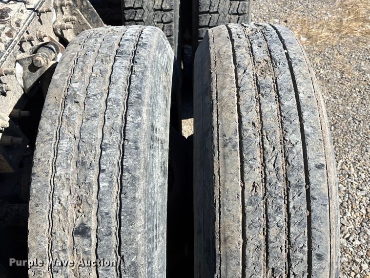 image for item FB3590 2006 International 9200i semi truck