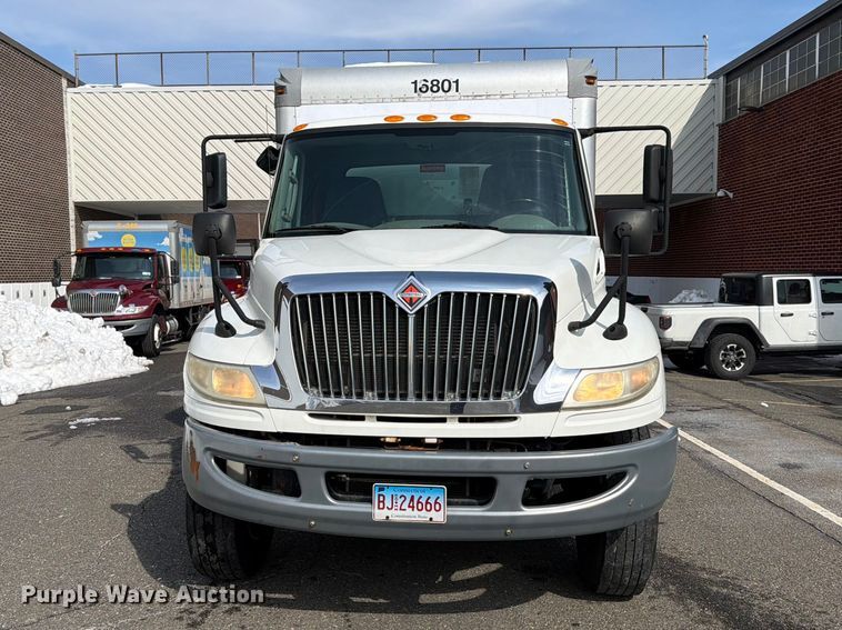 image for item FB7970 2016 International 4300 box truck
