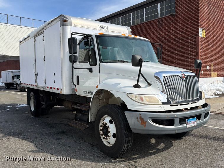 image for item FB7970 2016 International 4300 box truck