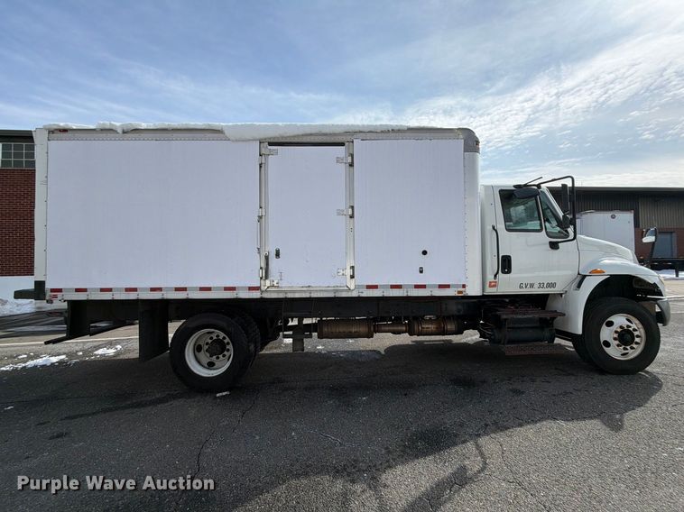 image for item FB7970 2016 International 4300 box truck