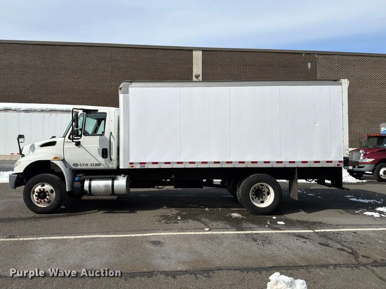 image for item FB7970 2016 International 4300 box truck