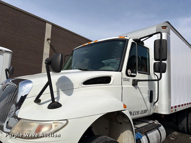 image for item FB7970 2016 International 4300 box truck