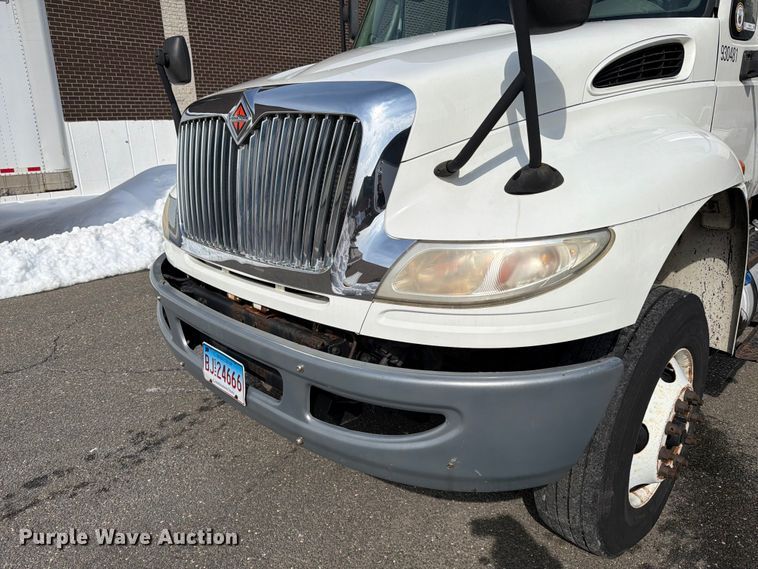 image for item FB7970 2016 International 4300 box truck