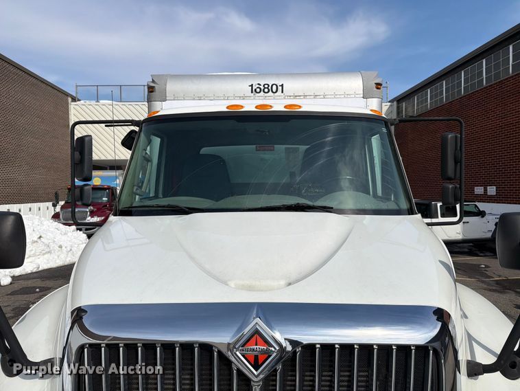 image for item FB7970 2016 International 4300 box truck