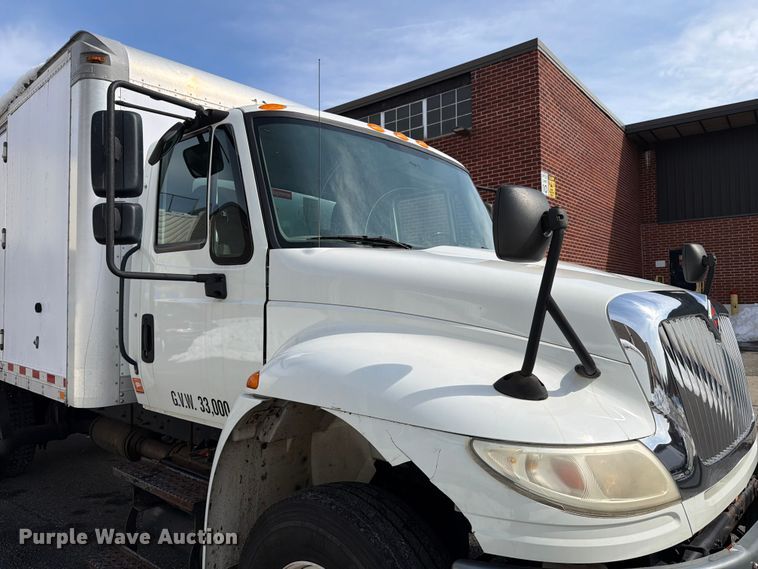 image for item FB7970 2016 International 4300 box truck