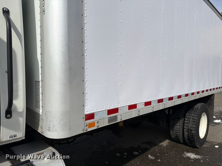 image for item FB7970 2016 International 4300 box truck