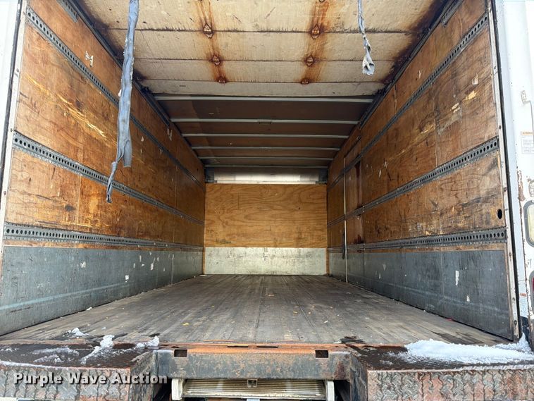 image for item FB7970 2016 International 4300 box truck