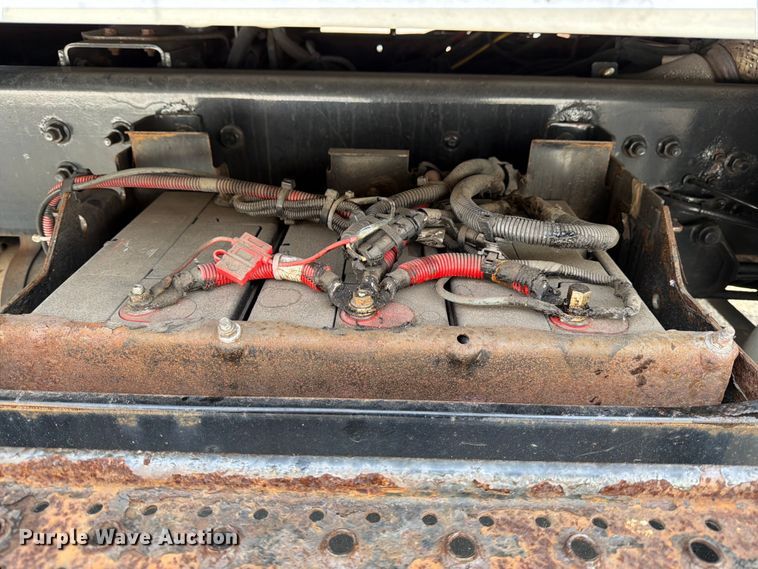 image for item FB7970 2016 International 4300 box truck
