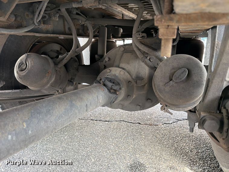 image for item FB7970 2016 International 4300 box truck
