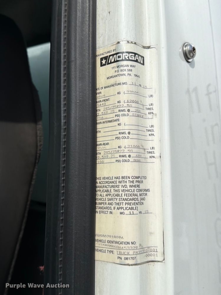 image for item FB7970 2016 International 4300 box truck