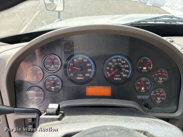 image for item FB7970 2016 International 4300 box truck