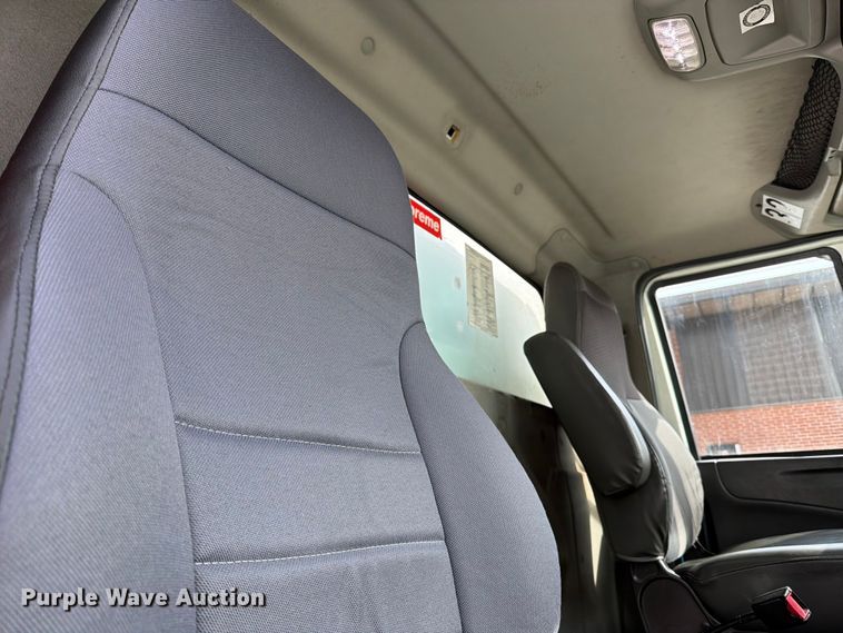 image for item FB7970 2016 International 4300 box truck