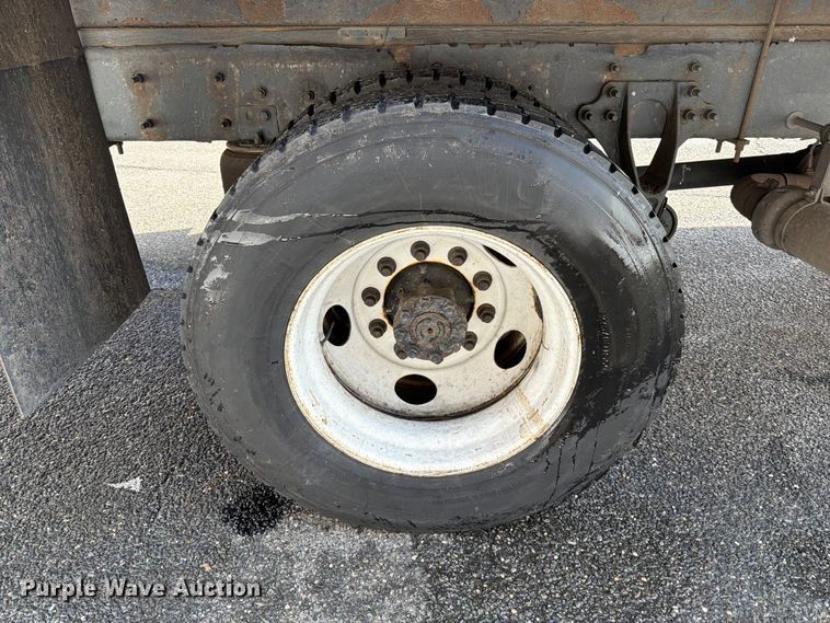 image for item FB7970 2016 International 4300 box truck