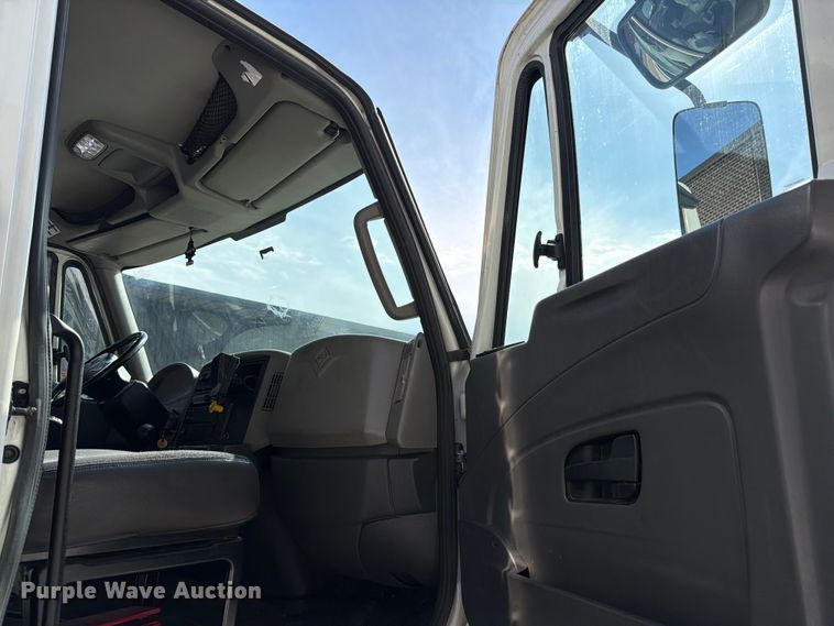 image for item FB7971 2016 International MA025 box truck