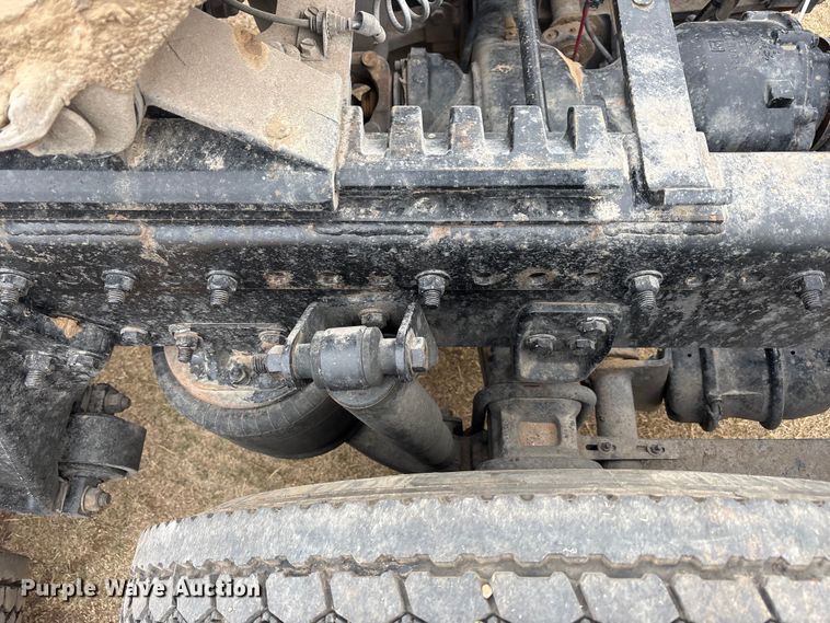 image for item FC2083 2017 Freightliner 122SD semi truck