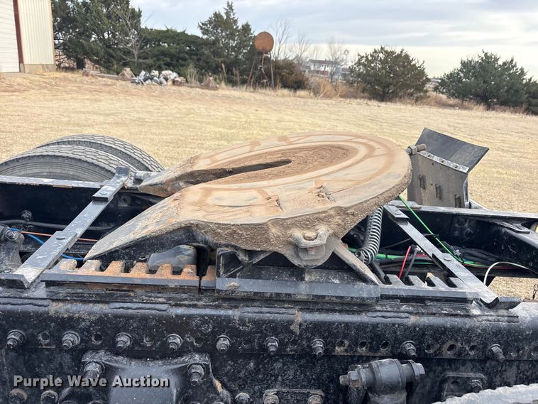 image for item FC2083 2017 Freightliner 122SD semi truck