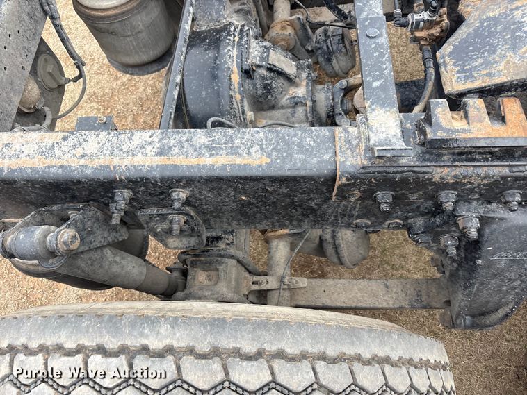 image for item FC2083 2017 Freightliner 122SD semi truck