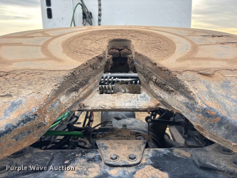 image for item FC2083 2017 Freightliner 122SD semi truck