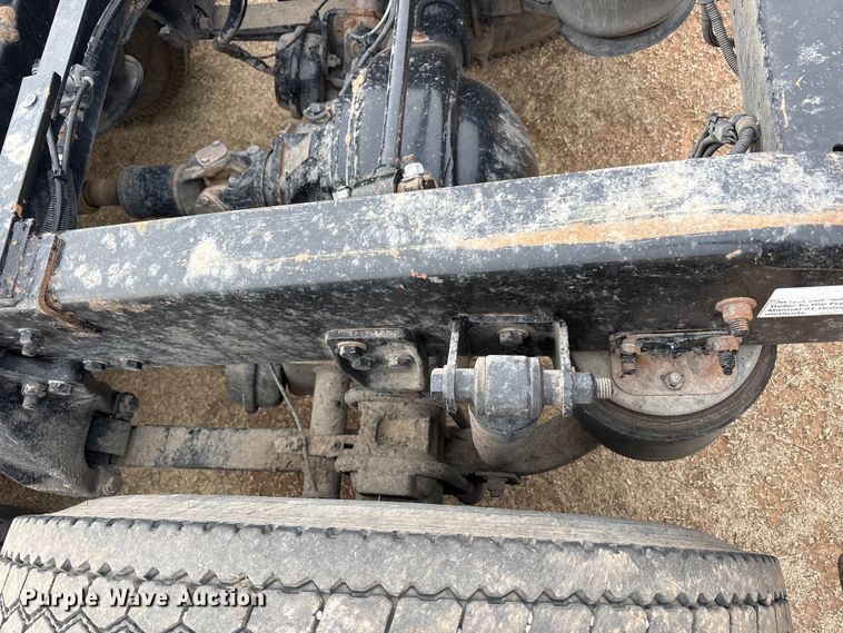 image for item FC2083 2017 Freightliner 122SD semi truck