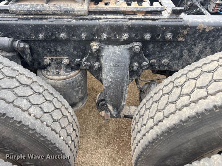 image for item FC2083 2017 Freightliner 122SD semi truck