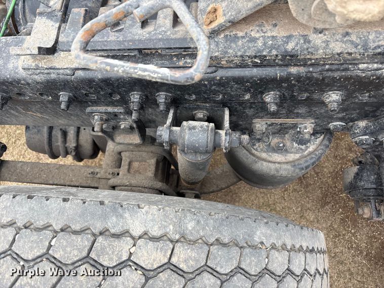 image for item FC2083 2017 Freightliner 122SD semi truck