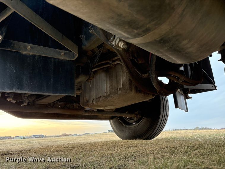 image for item FC2083 2017 Freightliner 122SD semi truck