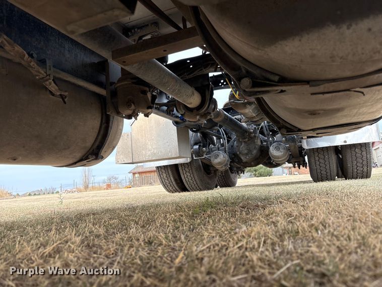 image for item FC2083 2017 Freightliner 122SD semi truck