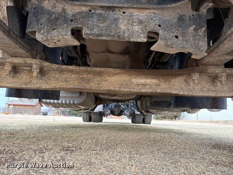 image for item FC2083 2017 Freightliner 122SD semi truck