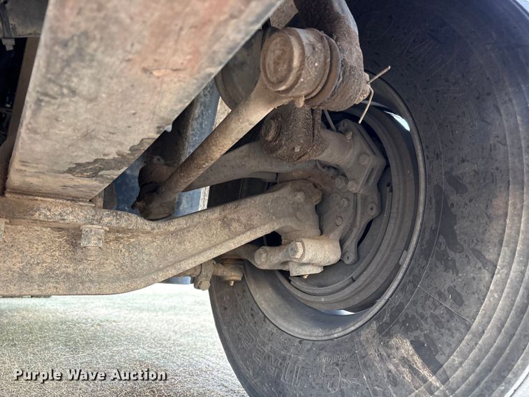 image for item FC2083 2017 Freightliner 122SD semi truck