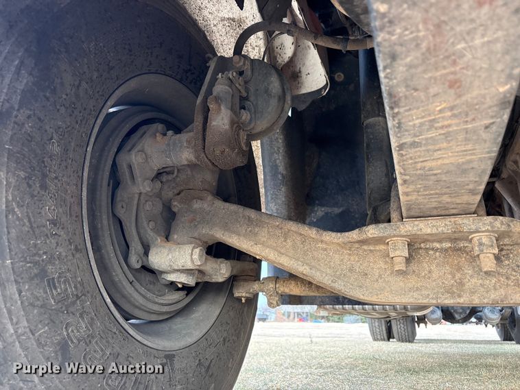 image for item FC2083 2017 Freightliner 122SD semi truck