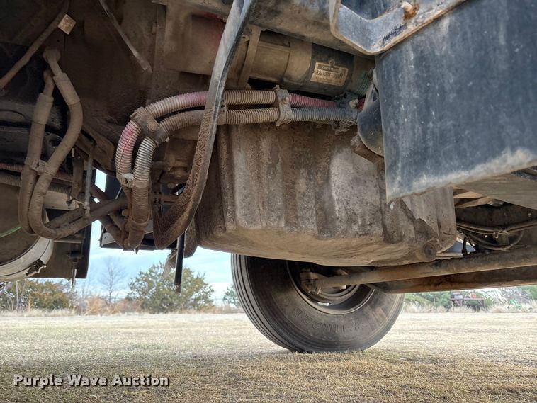 image for item FC2083 2017 Freightliner 122SD semi truck