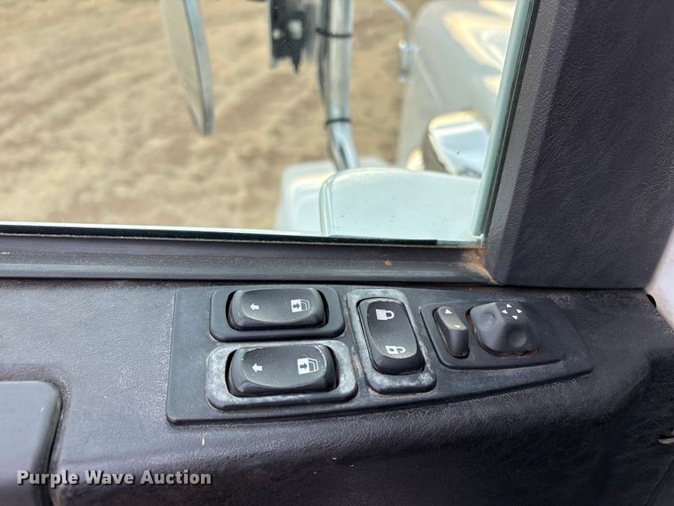 image for item FC2083 2017 Freightliner 122SD semi truck