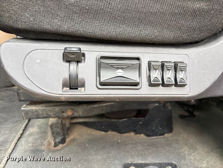 image for item FC2083 2017 Freightliner 122SD semi truck