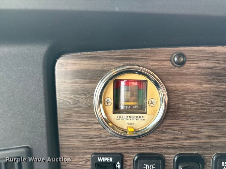 image for item FC2083 2017 Freightliner 122SD semi truck