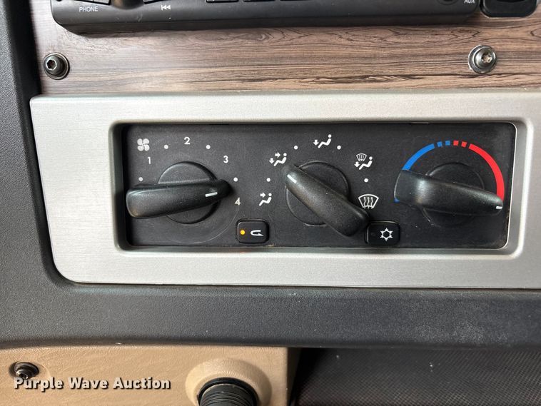 image for item FC2083 2017 Freightliner 122SD semi truck