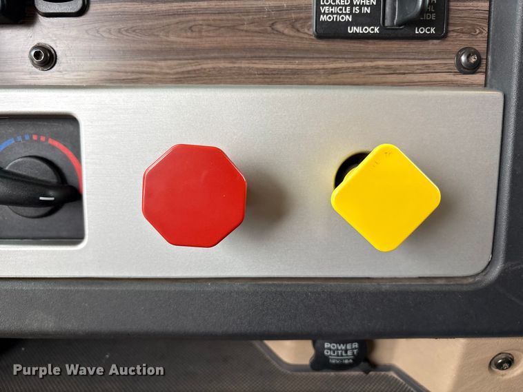 image for item FC2083 2017 Freightliner 122SD semi truck