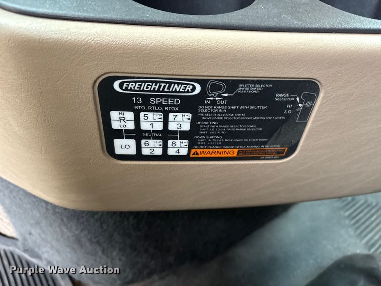 image for item FC2083 2017 Freightliner 122SD semi truck