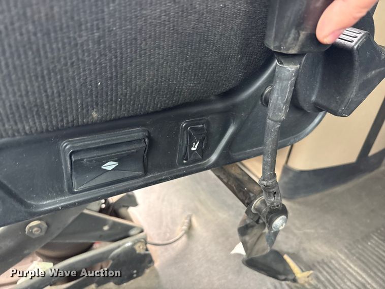 image for item FC2083 2017 Freightliner 122SD semi truck