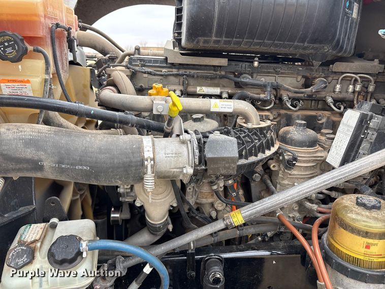 image for item FC2083 2017 Freightliner 122SD semi truck