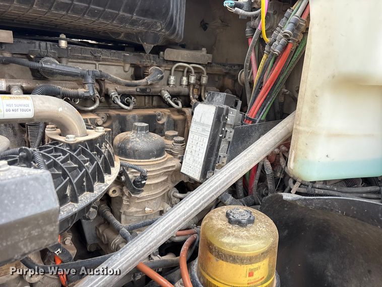 image for item FC2083 2017 Freightliner 122SD semi truck