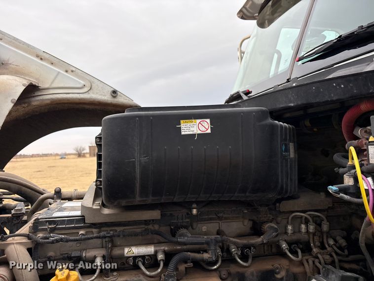 image for item FC2083 2017 Freightliner 122SD semi truck