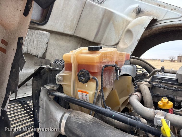 image for item FC2083 2017 Freightliner 122SD semi truck