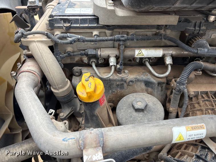 image for item FC2083 2017 Freightliner 122SD semi truck