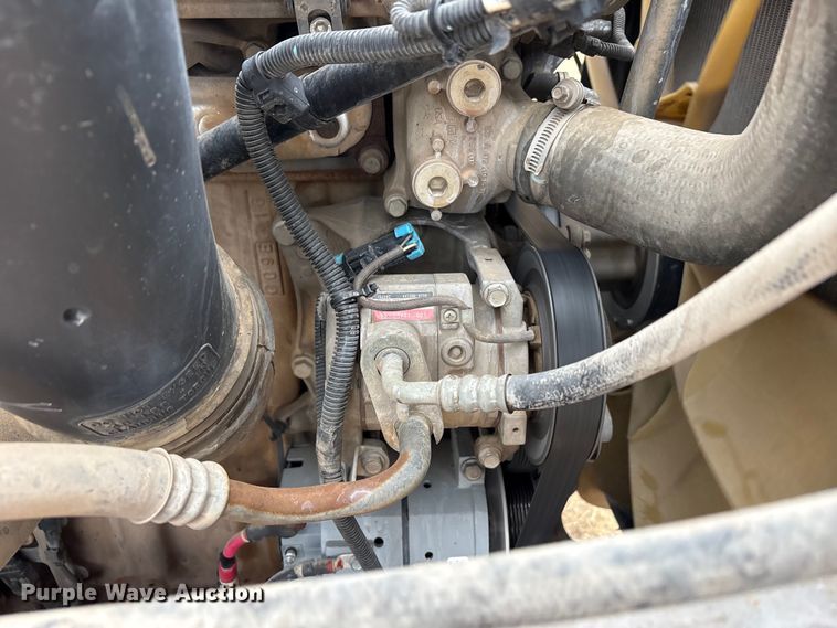 image for item FC2083 2017 Freightliner 122SD semi truck