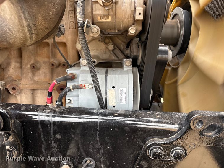 image for item FC2083 2017 Freightliner 122SD semi truck