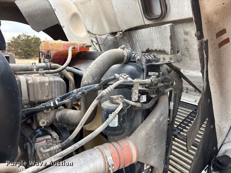 image for item FC2083 2017 Freightliner 122SD semi truck