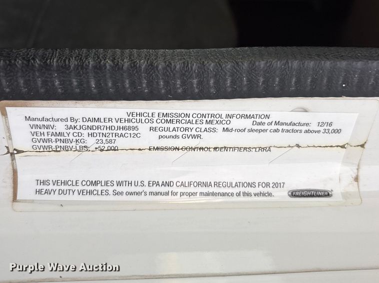 image for item FC2083 2017 Freightliner 122SD semi truck